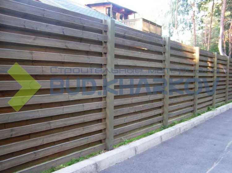 Забор деревянный